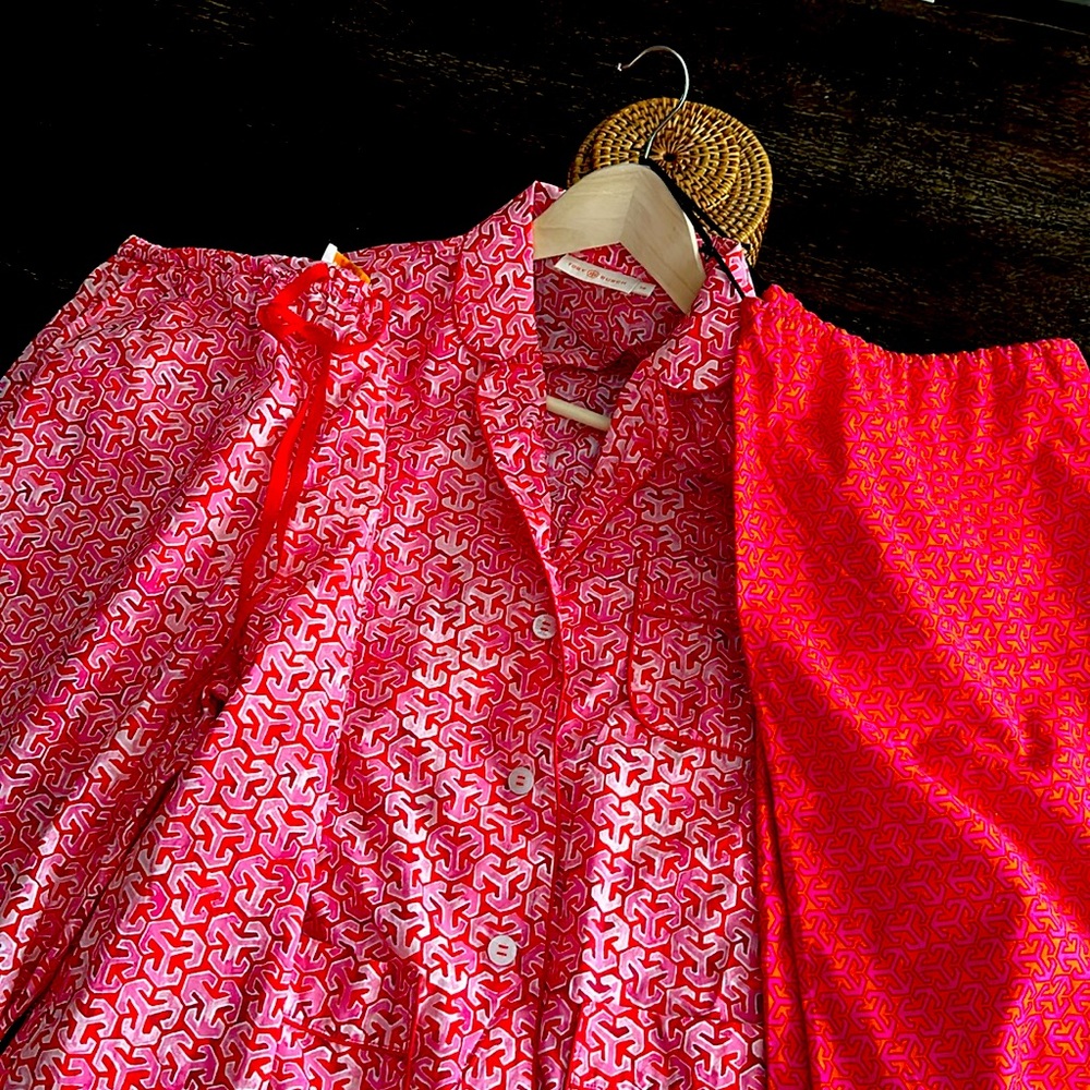 Tory Burch Leanne pajamas set with red/pink logo print!